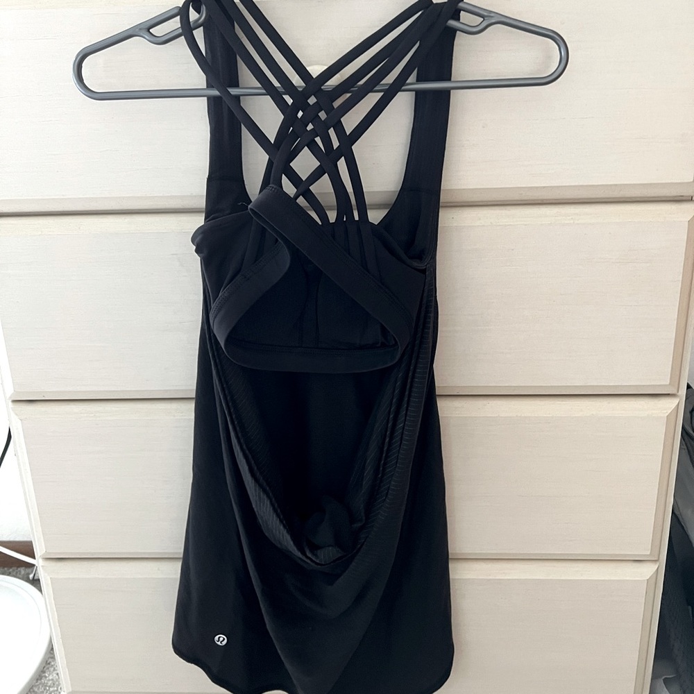 Lululemon top